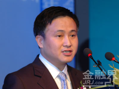 潘功胜个人简历