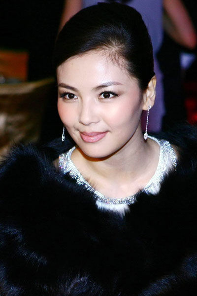 网友曝: 豪门贵妇 刘涛坐私人飞机代步[组图]-生