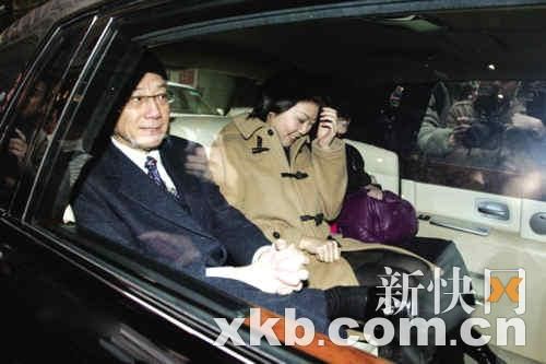 杨受成和向华强关系_杨受成vs向华强_邵逸夫