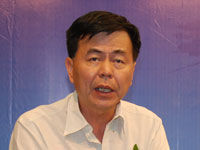 中国保险行业协会会长 金坚强