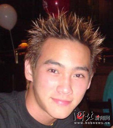 赵雅芝儿子<em>黄光业</em>帅照曝光 成长历程回顾-多端