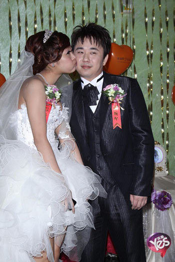 小彬彬再婚娶22岁嫩妻 小小彬兴奋迎新妈妈