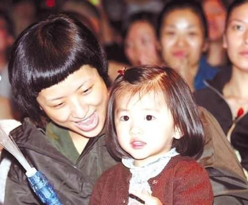 刘德华女儿取名 刘云善  盘点星二代超猛家居照