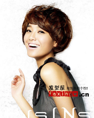 <em>美女</em>主播朱丹<em>短发发型图片</em>大盘点-财经频道-金