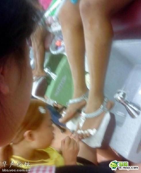 网爆<em>凤姐在美沦为洗脚妹</em> 到底是谁娱乐了谁?(