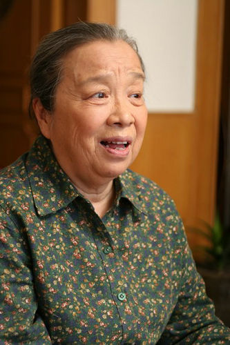 揭 老戏骨 现状:李香琴跌倒 入院  方青卓想卖地瓜