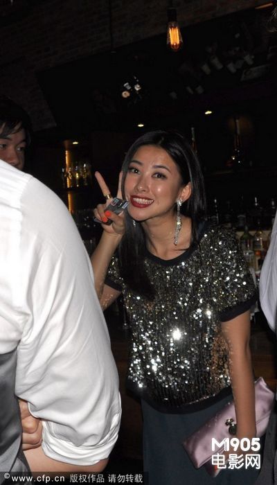 elkann)的上海女主播朱珠与韩国当红艺人丹尼