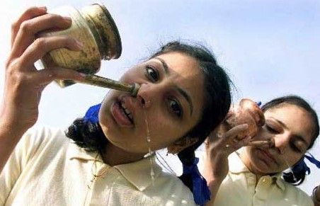 盘点民间另类恐怖偏方 美女医生裸露身体为患者治病