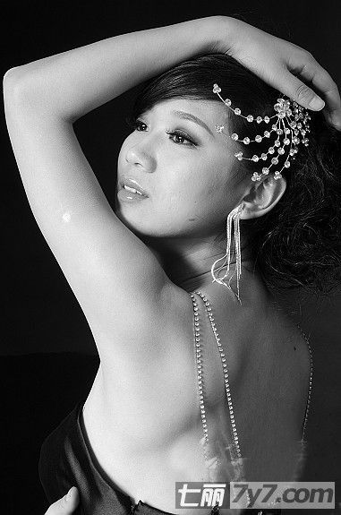 美女老师是男性图片