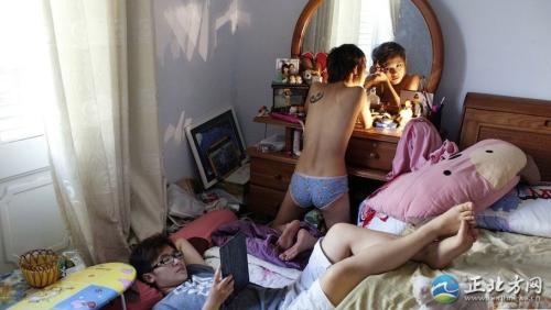 老年男<em>同性恋</em>高调完婚