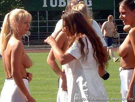 德国裸体女足赛邀av女优参加:丰胸肥臀<em>豪放</em>踢