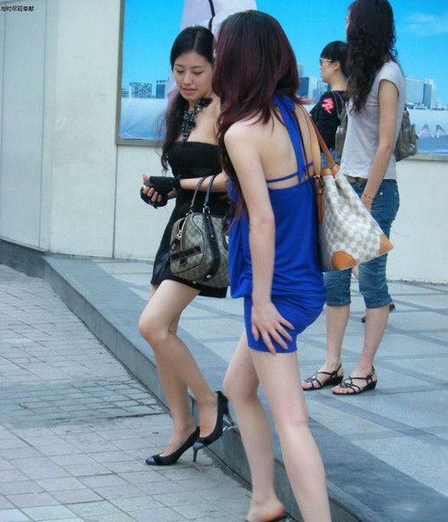 抓拍四川美女的夏天(组图)-科技频道-金融界