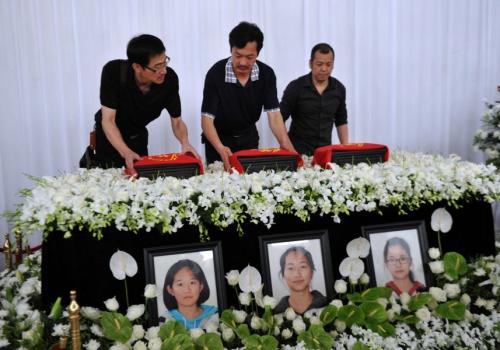 <em>韩亚空难</em>三遇难<em>女生</em>追思仪式-科技频道-金融界