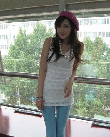 最近女友亲热会忍不住去隔着裤子摸我下面 还问我怎么