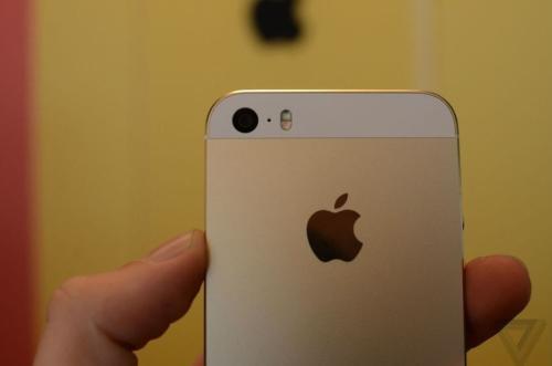 苹果正式发布iPhone5s和5c:中国首发
