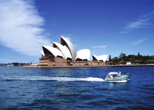 人民币升值七大好处 带动股市上涨是其一