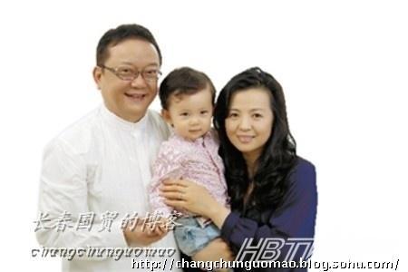 张艺谋到无锡接受计生调查 王宝强田亮超生大