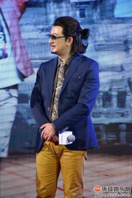 黄海波嫖娼事件女主角被曝是变性人 整容换脸