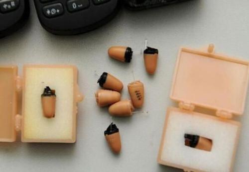 考场里的战争:高考作弊\/反作弊神器盘点