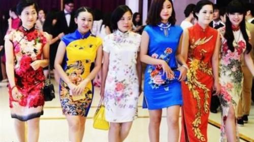 高三生自筹十万办晚会 堪称高端大气的节奏[图