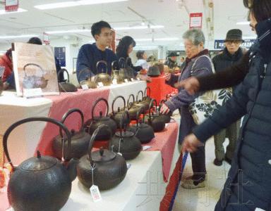 日媒:中国游客购物潮席卷日本列岛