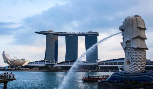 亚洲深陷经济动荡 为何新加坡仍是安全港湾?