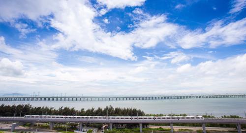 华视传媒与深圳地铁签7、9、11号线地铁电视