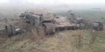 坦克撞上高压电塔内部自燃 高压线真的会 吸人