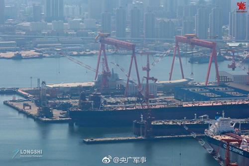 首艘国产001a航母将下水 网友曝光多张现场图