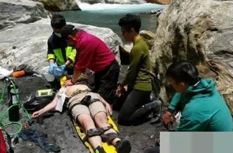 消防队长驰援发现女儿溺亡 海口学生抓鱼溺水