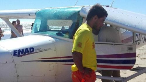 首位女首席飞行员_客机飞行员收入