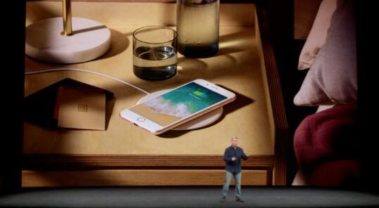 苹果发布iPhone8 全新配色无线充电