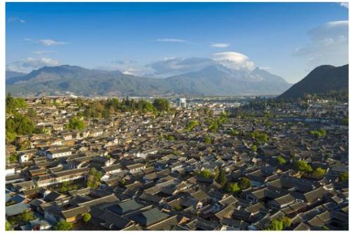 大研古城雪松文旅小镇十一人气旺 六万游客一