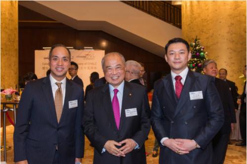中金国际执行董事周思磊与香港联交所领导共同