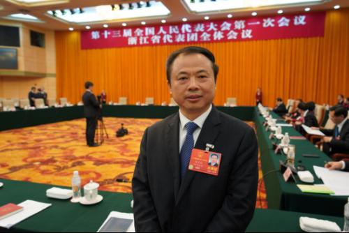 两会季丨张天任代表参加全国人大会议开幕式并在浙江代表团全体会议上发言