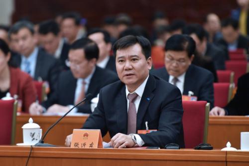 快递包装污染如何治理 全国人大代表张近东开“药方”