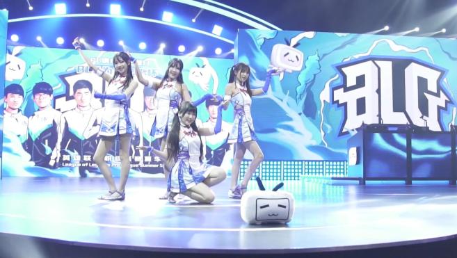 B站主题应援燃爆赛场 BLG迎来首个战队主题日