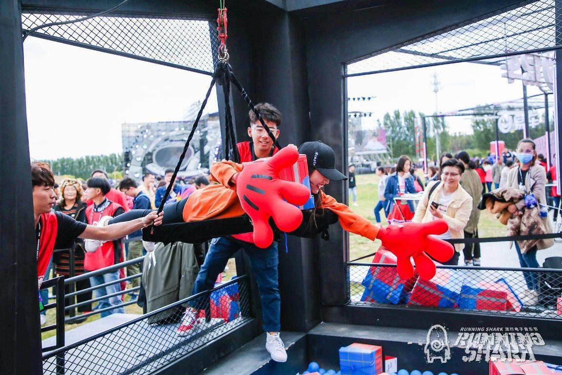 易车打造首个汽车音乐节,李宇春、华晨宇嗨爆