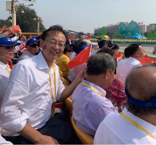赵涛：我站在阅兵观礼台上