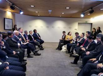 IBC理事会 卢敏放提议提升中国企业家话语权 施瓦布积极回应