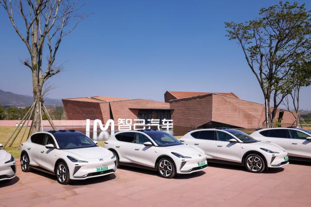 4月第一周可交付订单已售罄 开启SUV 3.0时代的智己LS7“狂飙“进行时