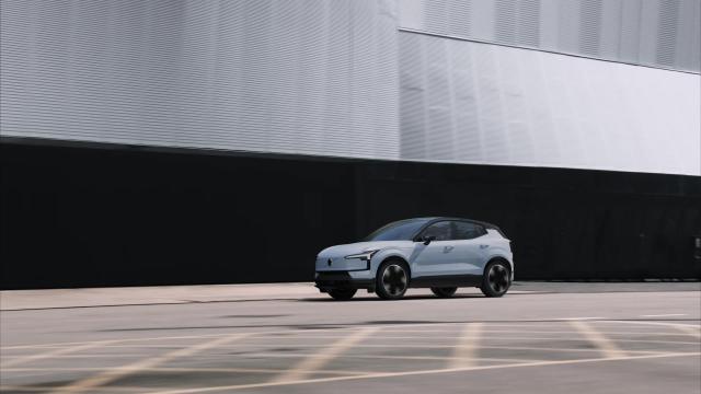身形精致 大有乾坤 沃尔沃全新小型纯电SUV EX30开启全球首秀