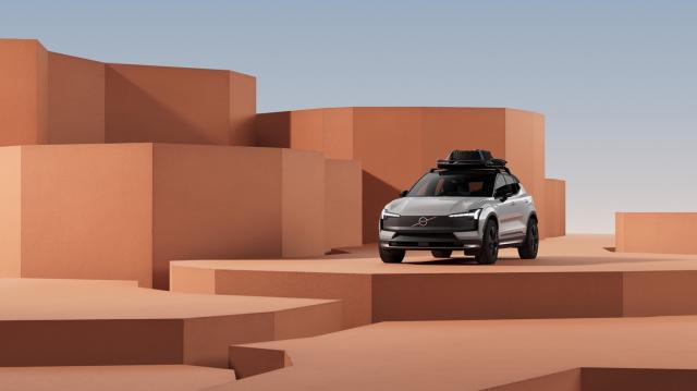 身形精致 大有乾坤 沃尔沃全新小型纯电SUV EX30开启全球首秀