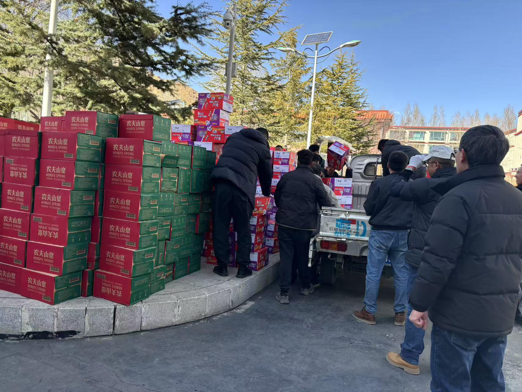 20250108新闻信息：中国人寿寿险公司紧急驰援日喀则市定日县抗震救灾