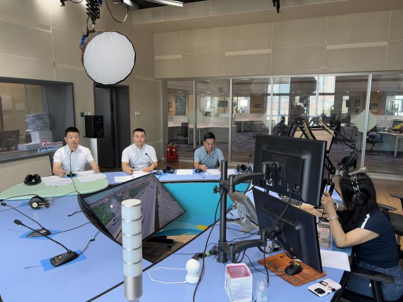 走进直播间 深入讲车险—天津保险业结合“7·8全国保险公众宣传日”走进交通广播开展宣讲活动