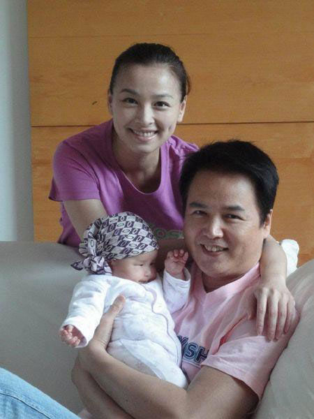 『普通』主题: 林瑞阳谈13年前与张庭婚外情 称被世界孤立(组图)