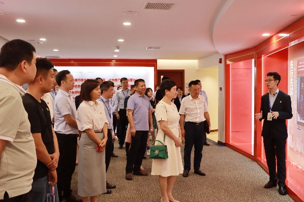 3厦门国际银行厦门分行：银社牵手强党建，服务近邻共发展_21719