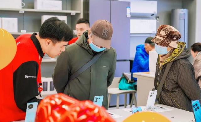 配图【新闻稿】全国首家京东自营小米之家门店落地天津京东mall 开业