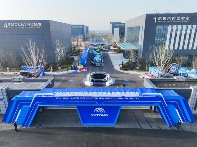 破解行业困境宇通联手宁德时代首发15年150万公里质保长寿命电池