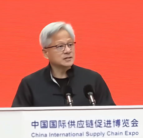 黄仁勋北京演讲完整版！点名11家中国公司，预言AI下一波浪潮